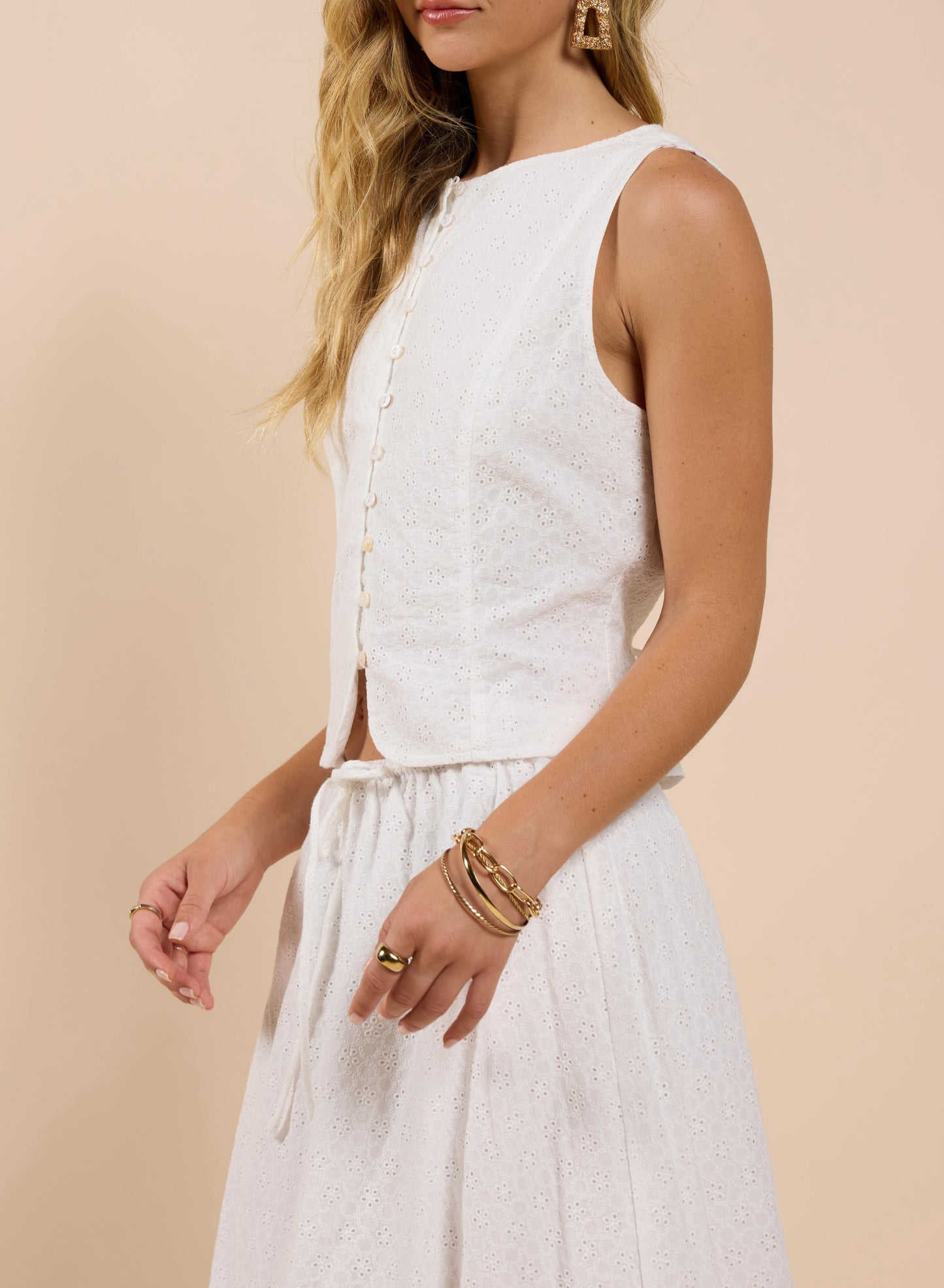 Sundream Eyelet Button-down Vest Top